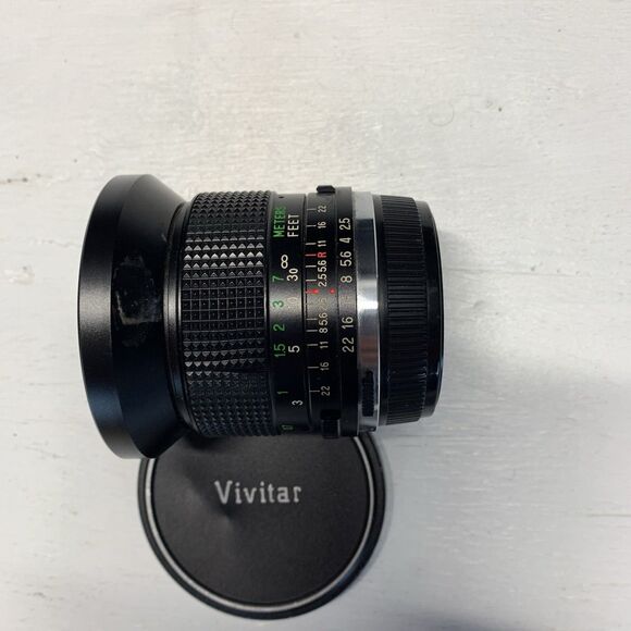Vivitar 28mm 1:2.5 Auto Wide-Angle Lens for Canon FD series With Case - Picture 3 of 8